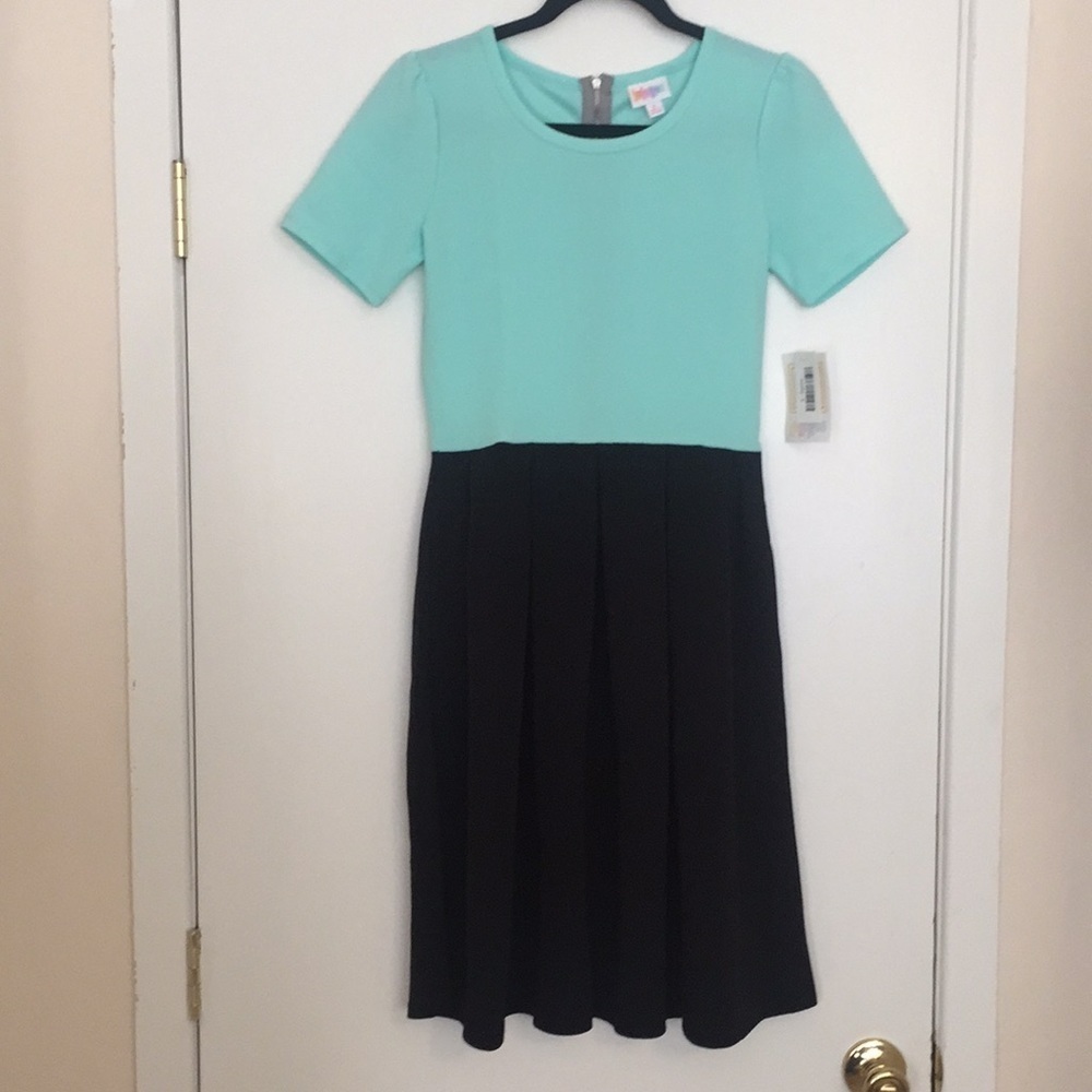 S‎ LuLaRoe Amelia Dress C06 1942